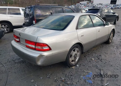 2001 Lexus Es 300 from USA, damaged, VIN JT8BF28G110318990
